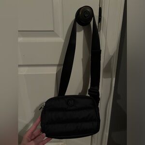 lululemon crossover bag